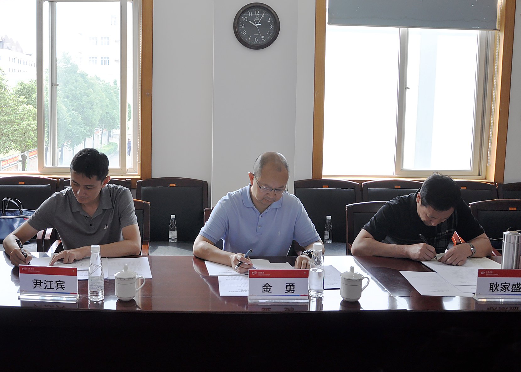 走进安博app最新版下载正规渠道